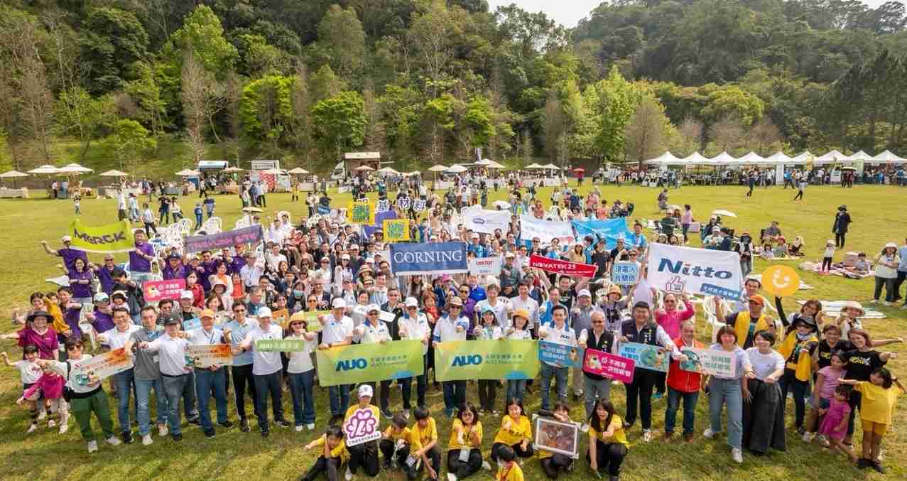 至成国际致力永续平衡发展，，，，第14年入选DJSI世界指数成分股（DJSI World），，，在全球顶尖电子设备仪器组件产业展现卓越的永续竞争力，，，，获国际指数肯定